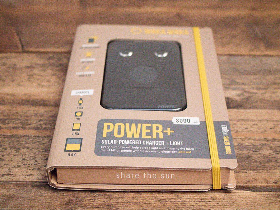 Waka Waka Power + in verpakking